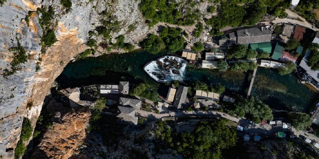 6 asırdır Anadolu’dan Balkanlar’a uzanıyor! Dik kayalıkların yamacında Blagaj Tekkesi 1